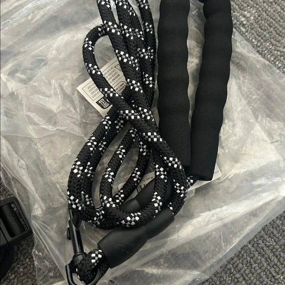 Black and Gray Service Dog Harness with Leash - Picture 4 of 7